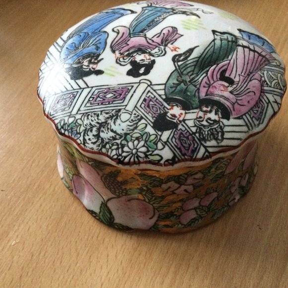 Chinese ceramic jar container with lid hand painted decorative et box32 - Picture 3 of 8